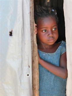 A child still living in a tent city for displaced families in Port-au-Prince (Beatriz Garlaschi)