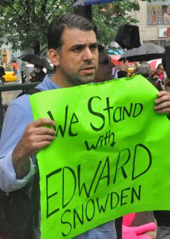 Protesters gathered in New York City to show support for Edward Snowden (Michael Fleshman)