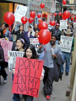 Hundreds march in downtown Chicago against Illinois' death penalty in 2002 (Eric Ruder | SW)