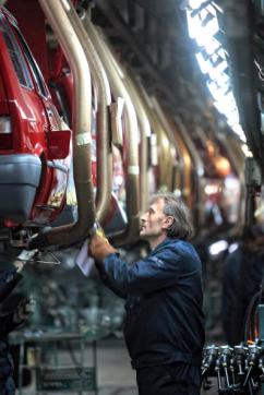 detroit-auto-worker.jpg