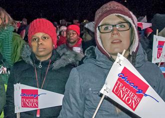 Members of the Chicago Teachers Union rally for a fair contract (Bob Simpson | SW)