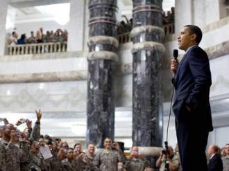 President Obama speaking to U.S. troops (Pete Souza)