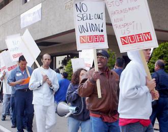 NUHM members and supporters on the picket line (NUHW)