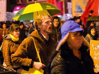 Occupy Boston on the march on November 17 (Tim Pierce)