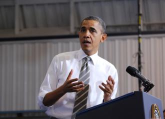President Obama delivers a campaign speech at a community college (Daniel Borman)