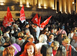 Crowds of SYRIZA supporters gathered in Syntagma Square in Athens to celebrate the election result (Adolfo Indignado Cuartero)