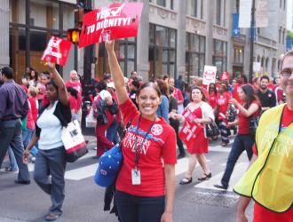 Chicago teachers rally and march through the loop in May (Bartosz Brzezinski)