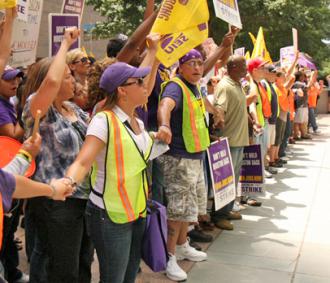 Houston janitors and their supporters rally for a living wage (Carrie Sloan)