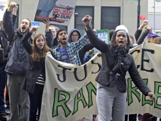 Protesters demand justice for Ramarley Graham outside the courthouse (Alexis Lim)
