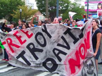 Marching on the national day of action to stop the execution of Troy Davis (Randi Jones Hensley | SW)