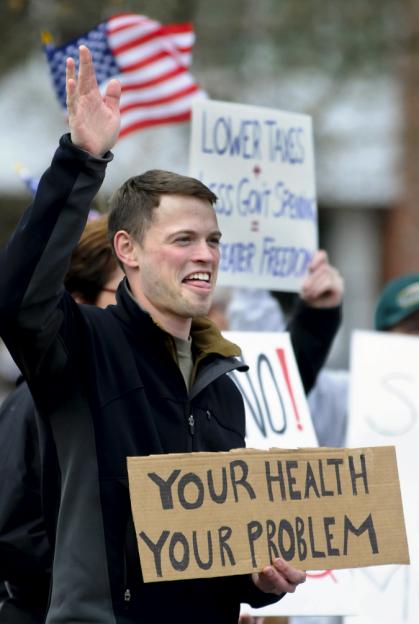 Right-wing protesters rally against health care reform