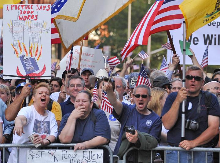 Right-wing ralliers demonstrate their Islamaphobia in New York CIty on September 11