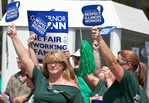 AFSCME workers in Illinois rally to defend their pensions