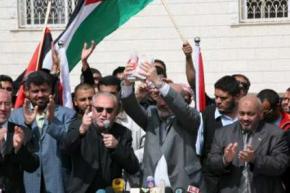 Members of the Viva Palestina aid convoy from Britain hold a press conference in Gaza