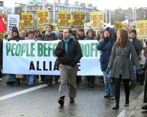 Tens of thousands march in Dublin against proposed cuts as a consequence of the EU-IMF "rescue" plan