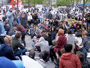 Wall Street occupiers gather for a general assembly
