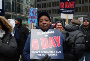 Postal workers rally against cuts in Chicago