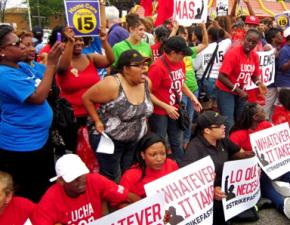 Chicago fast-food workers carry out civil disobedience