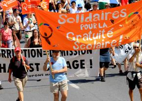 Supporters of Québec Solidaire on the march in Montreal