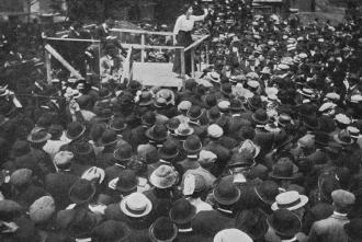 Elizabeth Gurley Flynn speaks to Paterson strikers in 1913