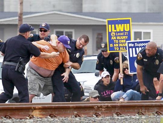 ILWU Local 21 members and supporters endured harsh repression in their battle against grain giant EGT