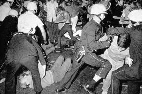 Police attack protesters outside of the 1968 Democratic National Convention