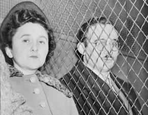 Ethel and Julius Rosenberg after leaving the New York City courthouse where they were found guilty of espionage