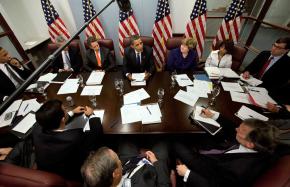 Barack Obama meets with his top economic advisers to discuss his proposed stimulus package