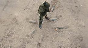 A bomb technician finds a set of linked IEDs in The Hurt Locker