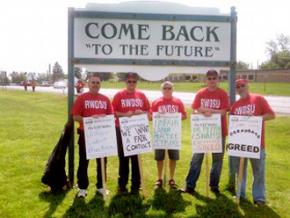 Members of RWDSU Local 220 on strike in Williamson, N.Y.