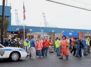 Longshore workers shut down the Port of New York/New Jersey