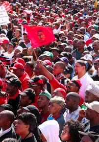 Hundreds of thousands march in Cape Town during a COSATU-led strike in 2008