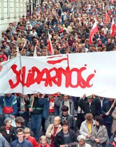 Workers march in Warsaw on May Day, 1989