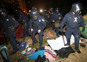 Oakland police rampage through the occupiers' encampment