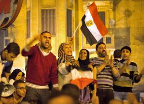 Protesters crowd Tahrir Square to oppose Morsi's power grab