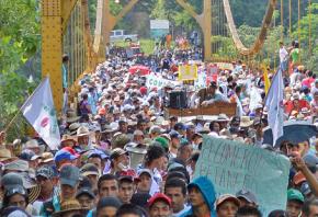 A mass march of participants in the Paro Cafetero