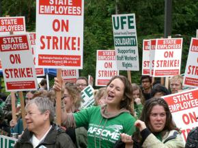 Evergreen State College student support workers on the picket line