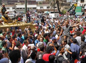 Protesters in Cairo gather to demand the release of Haitham Mohamedein