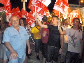 Supporters of DEA and SYRIZA rally against austerity