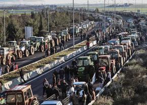 Farmers protesting austerity policies blockade the highway between Athens and Thessaloniki