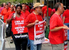 Communications workers picket against Verizon in New York
