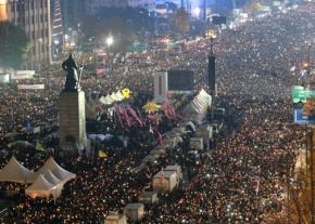 Masses of people in the streets of South Korea to demand the president's resignation