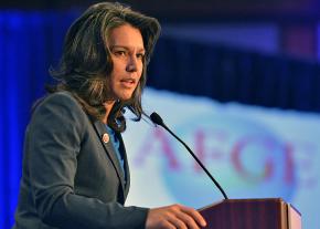 Rep. Tulsi Gabbard speaks at a union-sponsored lunch
