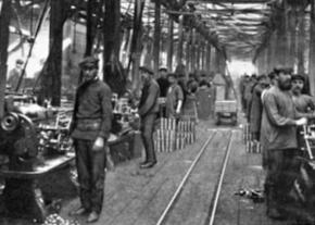 Russian workers in a factory before the First World War