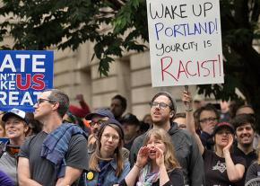 Anti-racists mobilize against the far right in Portland, Oregon