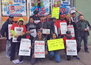 UFCW members on the picket line at Foodtown in New York City