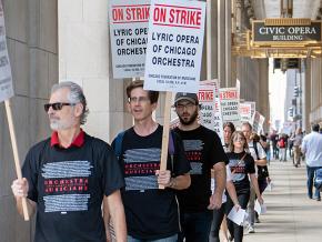 Musicians of the Chicago Lyric Opera Orchestra walk out on strike